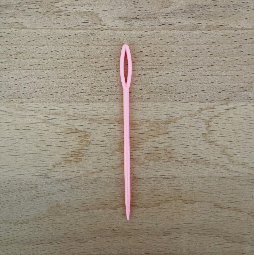 Big eyed yarn needle