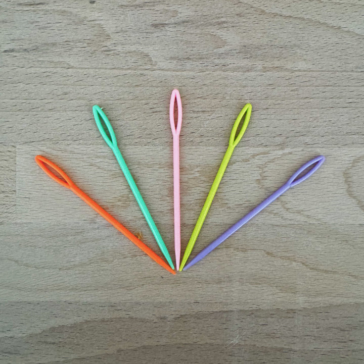 Big eyed yarn needles