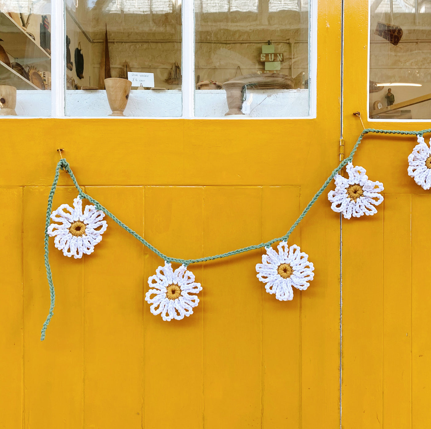 crochet daisy garland