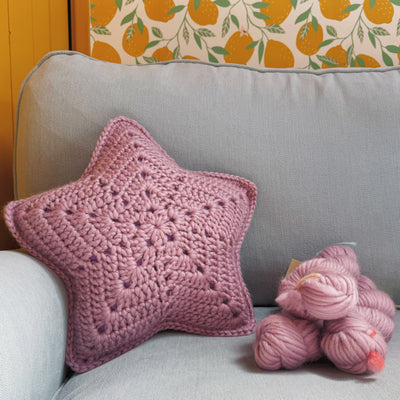 super chunky crochet star cushion